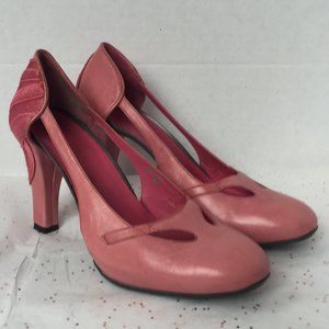 Cole Haan G Series  Barbie Pink Cut out Pump Embroidery  Size 6 Y2K aesthetic